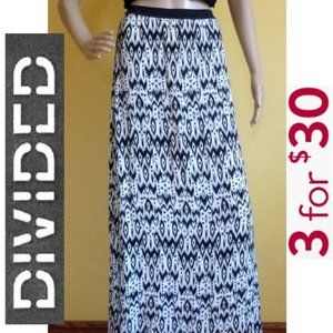 Divided by H&M maxi skirt size M